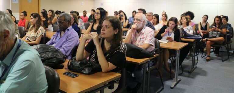 imagem de No laboratório e na sociedade