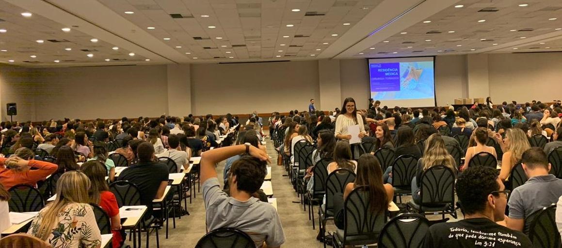 imagem de Estudantes de medicina prestam concurso para programa de Estágio do IDOR