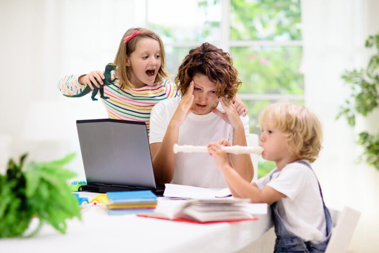 imagem de Covid-19: Home-office com crianças: como lidar com essa situação sem perder produtividade e sem deixar de dar assistência à criança?