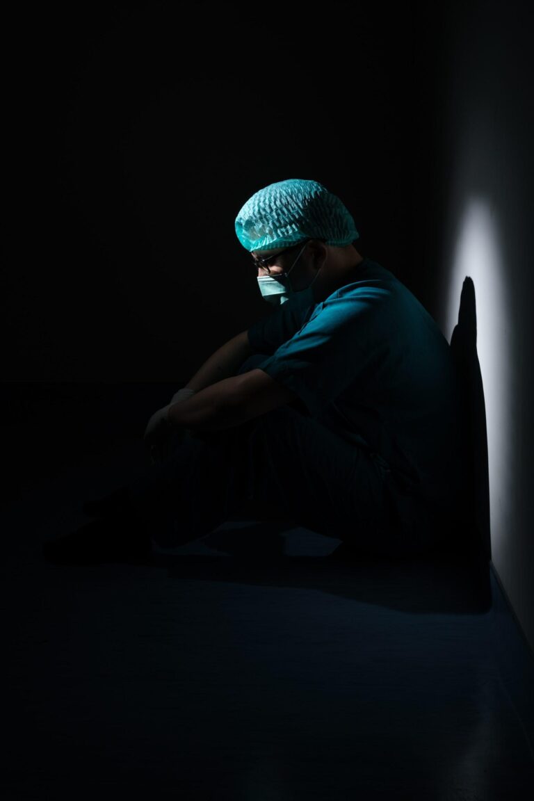 imagem de UOL: País terá de tratar burnout de enfermeiros após vacinação