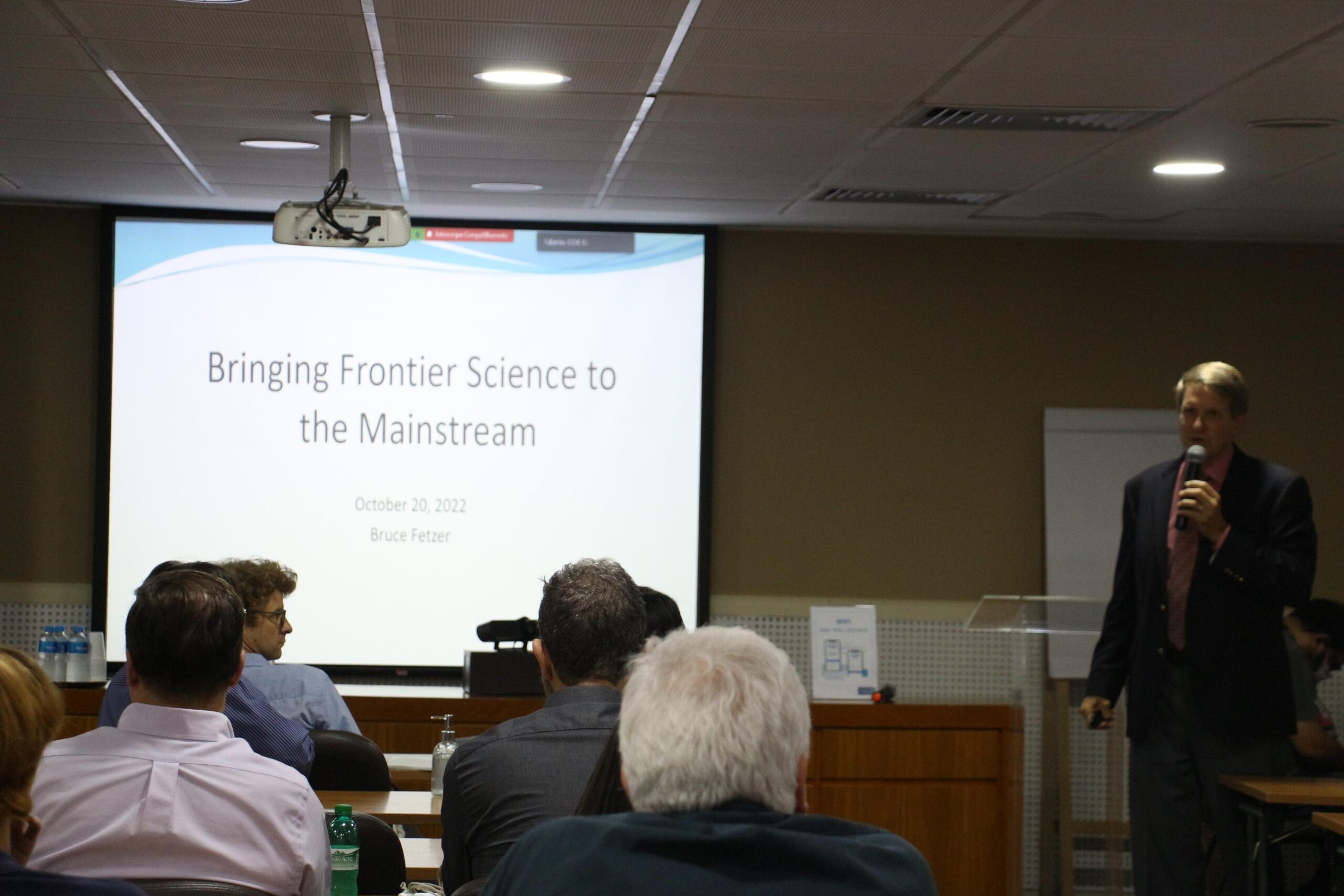 imagem de Palestra: Bringing Frontier Science to the Mainstream