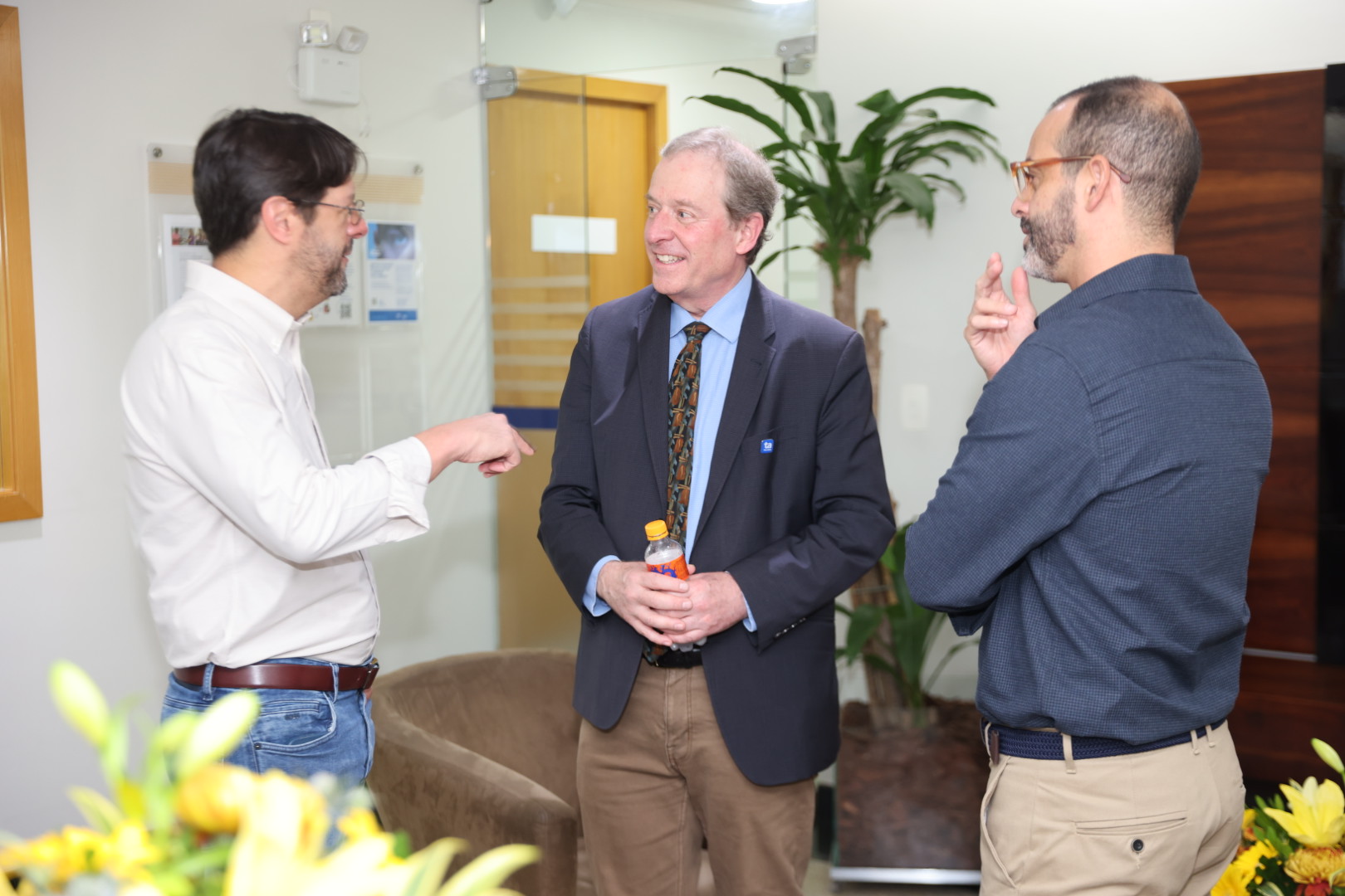 imagem de Dr. Jeffrey Glenn compartilha expertise em virologia com pesquisadores brasileiros