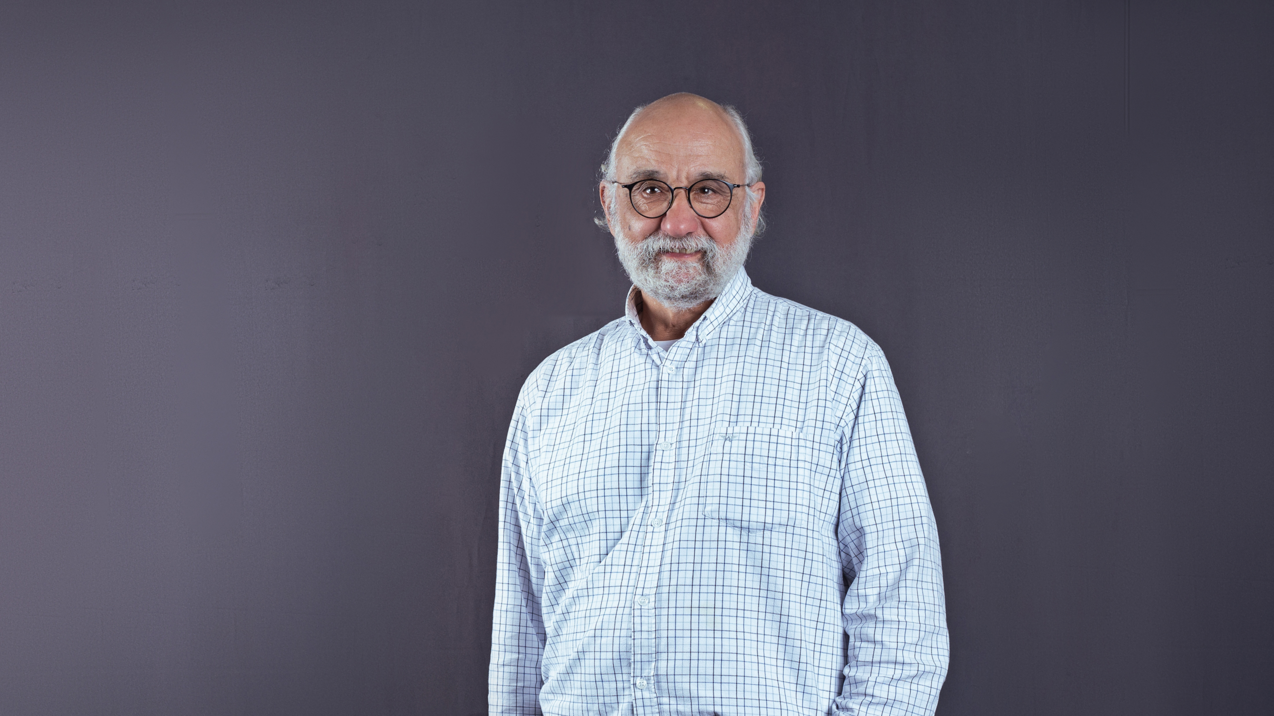 A mente inquieta de Roberto Lent: crônicas, ciência e indicação ao Jabuti Acadêmico