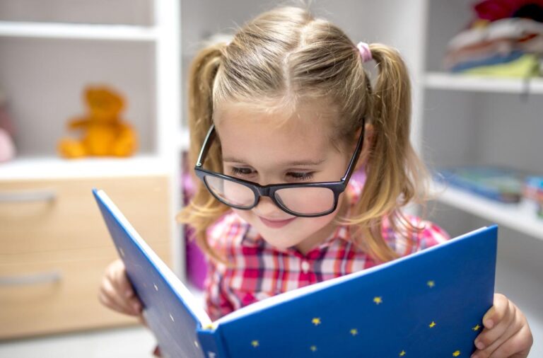 imagem de Estudo aponta que histórias antes de dormir beneficiam o desenvolvimento infantil